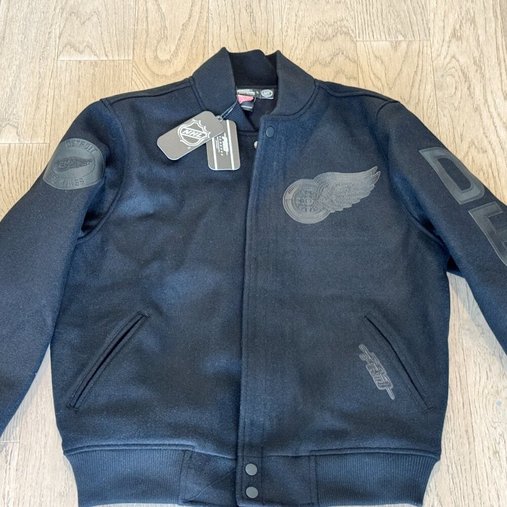 NWT Pro Standard Men's Detroit Red Wings NHL Varsity Jacket